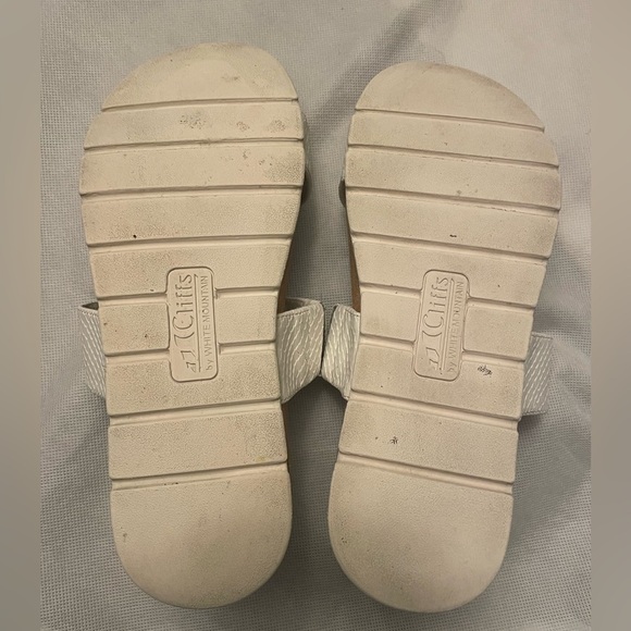 Cliffs by White Mountain TAHLIE SANDAL WHITE SIZE 7M padded footbed - Picture 4 of 8